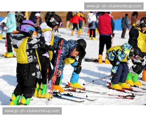 滑雪青训营：把孩子的热情变成冬日的飞翔